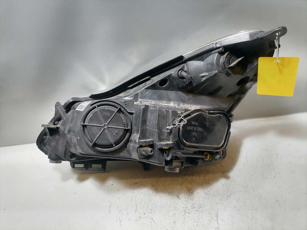 Opel Corsa D original Scheinwerfer rechts Halogen 93189358 BJ08